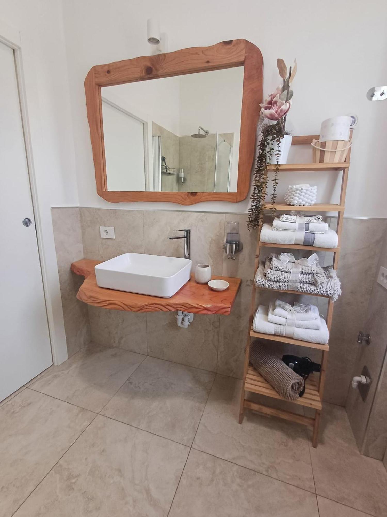 "Nonna Maria" Apartment Venegono Superiore Luaran gambar