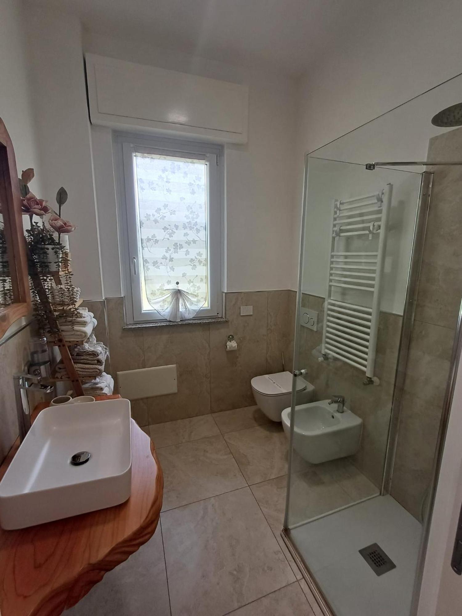 "Nonna Maria" Apartment Venegono Superiore Luaran gambar